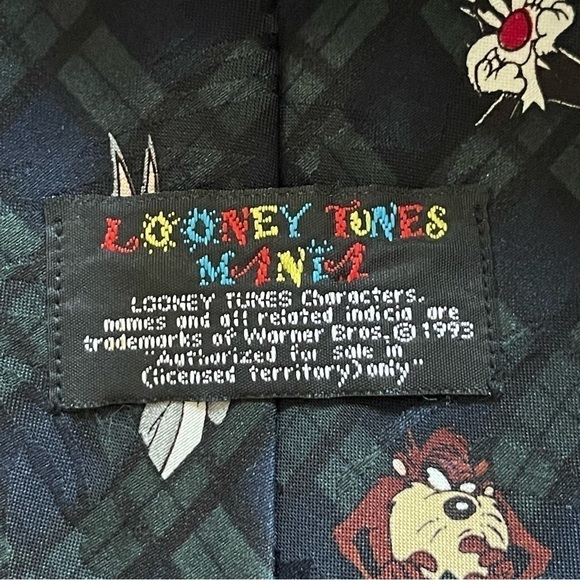 Warner Bros. Vintage 1993 Looney Tunes Mania Plaid Tie - Picture 4 of 7